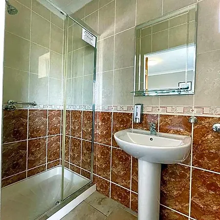 Glasha Meadows دولين